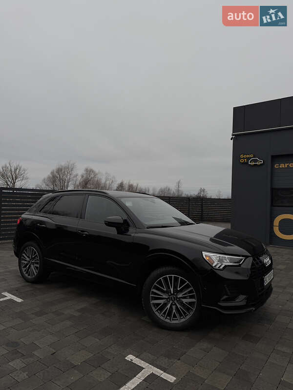 Внедорожник / Кроссовер Audi Q3 2021 в Львове