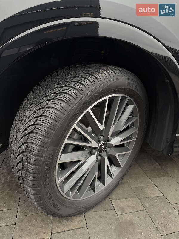 Внедорожник / Кроссовер Audi Q3 2021 в Львове