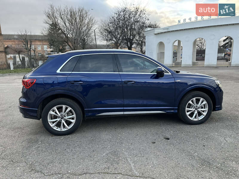 Внедорожник / Кроссовер Audi Q3 2024 в Белой Церкви