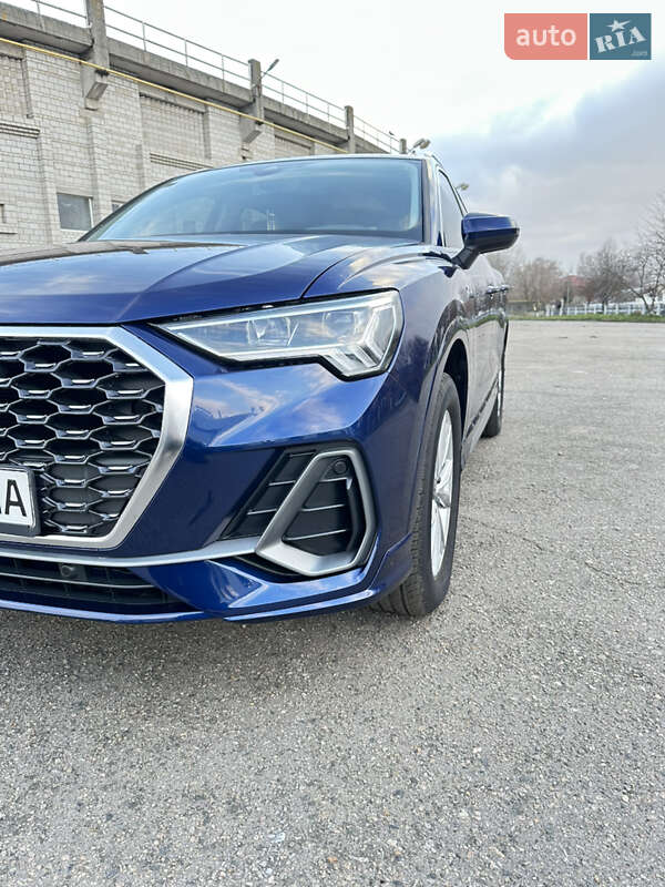 Внедорожник / Кроссовер Audi Q3 2024 в Белой Церкви