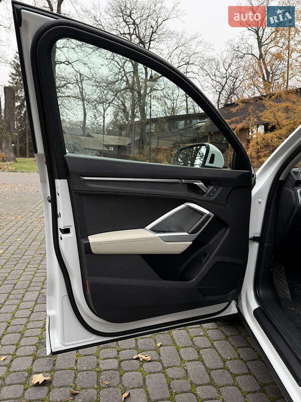 Внедорожник / Кроссовер Audi Q3 2019 в Львове