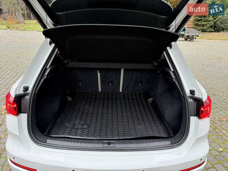 Внедорожник / Кроссовер Audi Q3 2019 в Львове