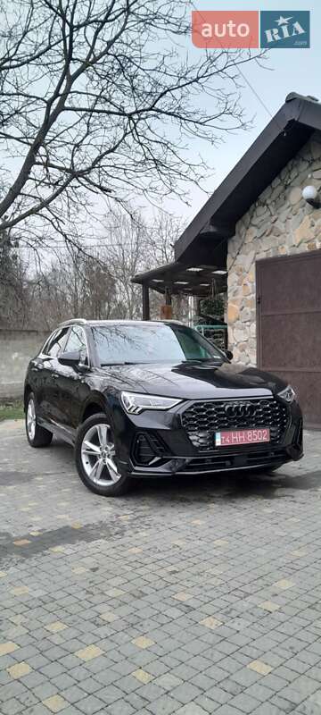 Внедорожник / Кроссовер Audi Q3 2020 в Стрые