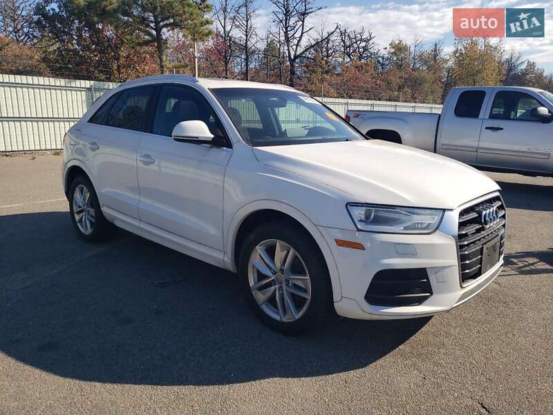 Внедорожник / Кроссовер Audi Q3 2016 в Полтаве