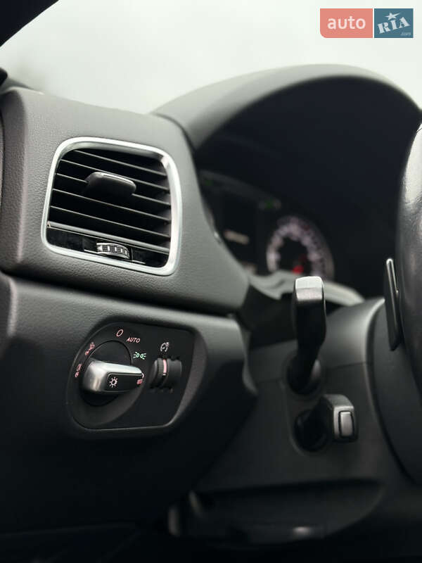 Внедорожник / Кроссовер Audi Q3 2015 в Самборе фото 46 Внедорожник / Кроссовер Audi Q3 2015 в Самборе