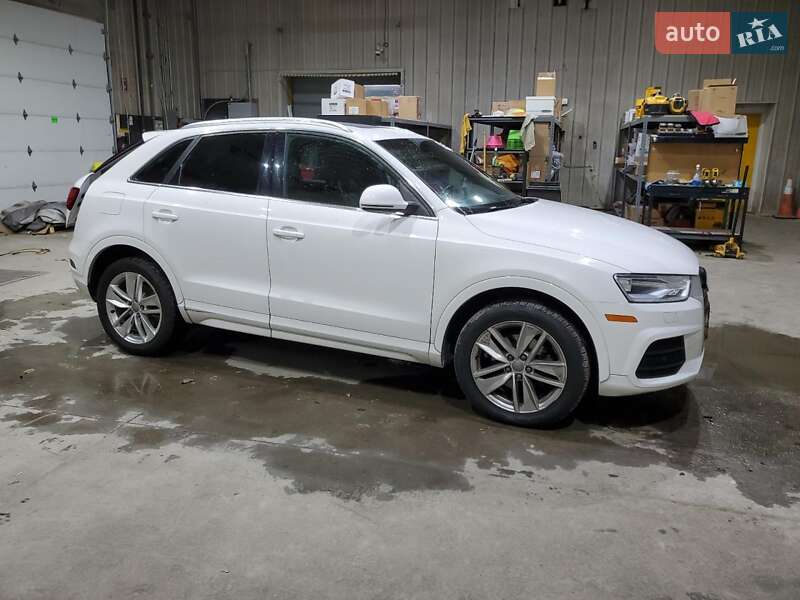 Внедорожник / Кроссовер Audi Q3 2016 в Тернополе