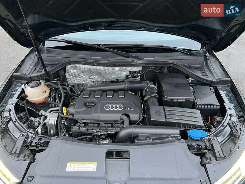 Внедорожник / Кроссовер Audi Q3 2018 в Киеве