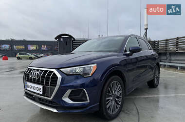 Внедорожник / Кроссовер Audi Q3 2021 в Киеве