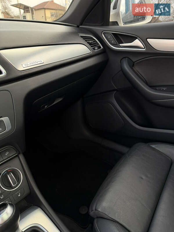 Внедорожник / Кроссовер Audi Q3 2017 в Одессе