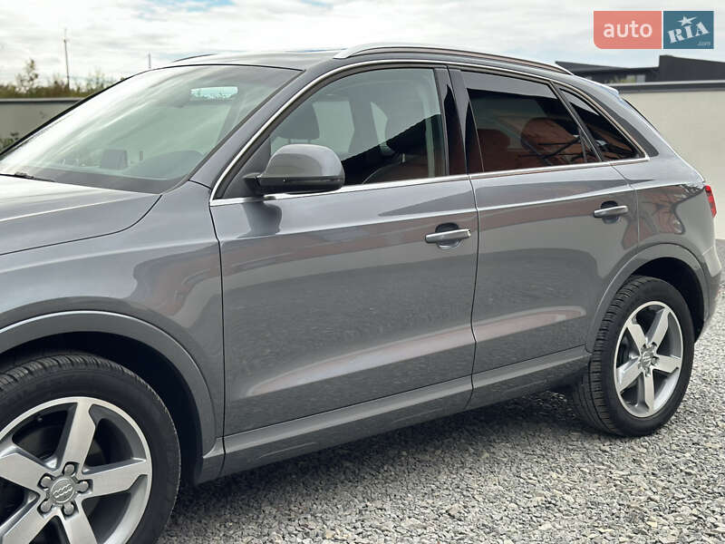 Внедорожник / Кроссовер Audi Q3 2014 в Ужгороде