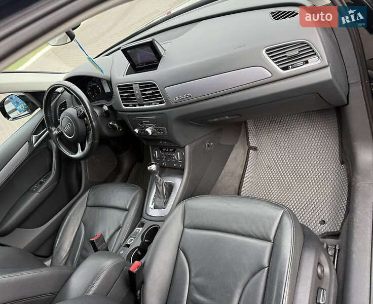 Внедорожник / Кроссовер Audi Q3 2016 в Львове