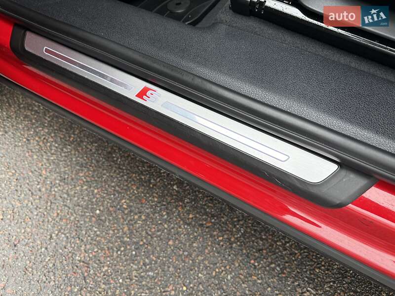 Внедорожник / Кроссовер Audi Q3 2021 в Киеве