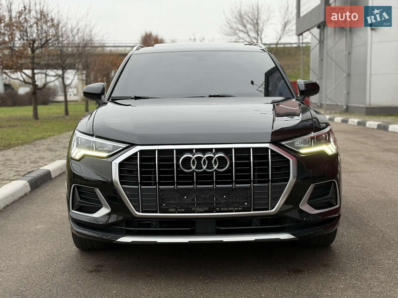 Внедорожник / Кроссовер Audi Q3 2020 в Киеве