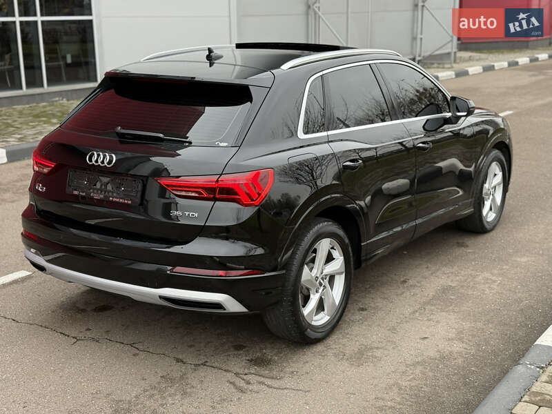 Внедорожник / Кроссовер Audi Q3 2020 в Киеве