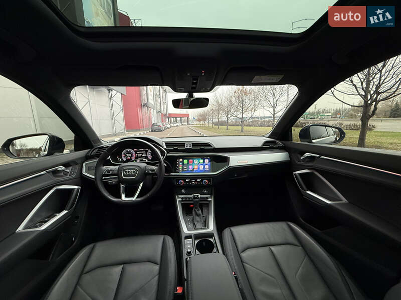 Внедорожник / Кроссовер Audi Q3 2020 в Киеве