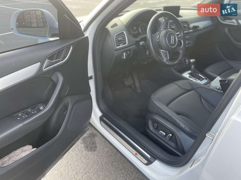 Внедорожник / Кроссовер Audi Q3 2017 в Запорожье