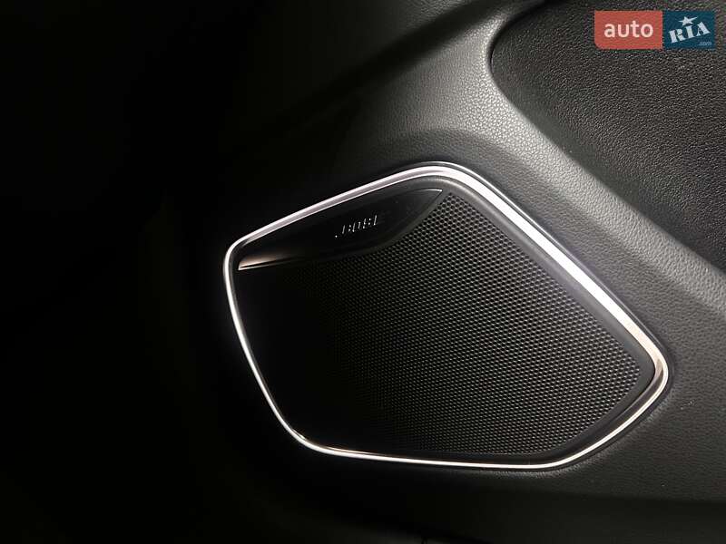 Внедорожник / Кроссовер Audi Q3 2015 в Кременце