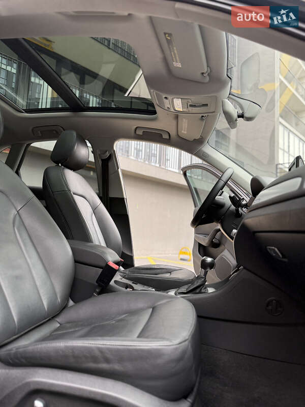 Внедорожник / Кроссовер Audi Q3 2015 в Львове