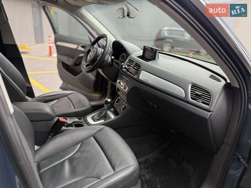 Внедорожник / Кроссовер Audi Q3 2015 в Львове