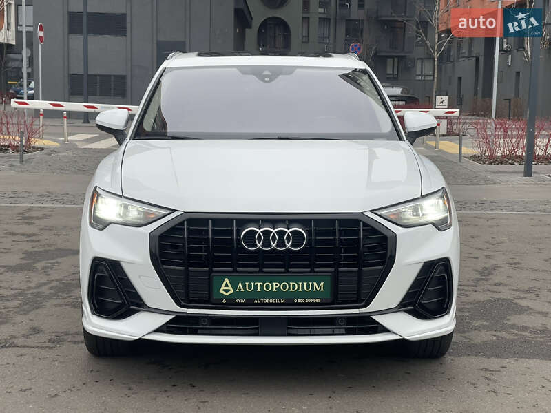 Внедорожник / Кроссовер Audi Q3 2019 в Киеве