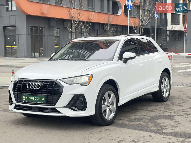 Внедорожник / Кроссовер Audi Q3 2019 в Киеве