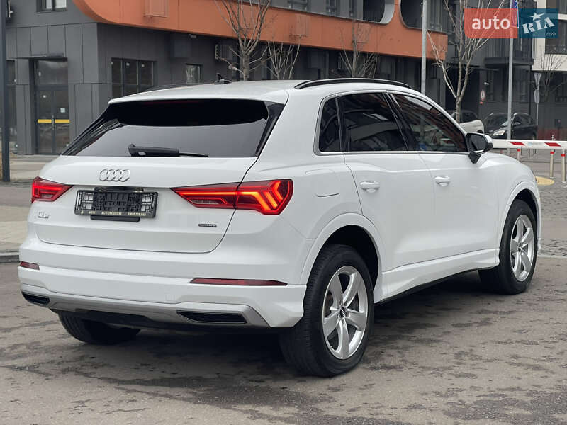 Внедорожник / Кроссовер Audi Q3 2019 в Киеве