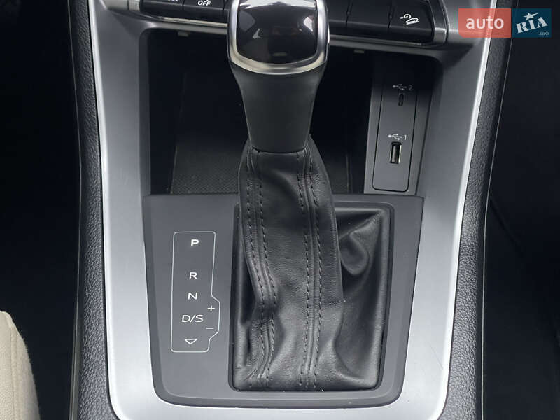 Внедорожник / Кроссовер Audi Q3 2019 в Киеве