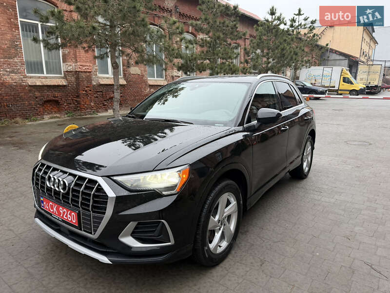 Внедорожник / Кроссовер Audi Q3 2019 в Львове