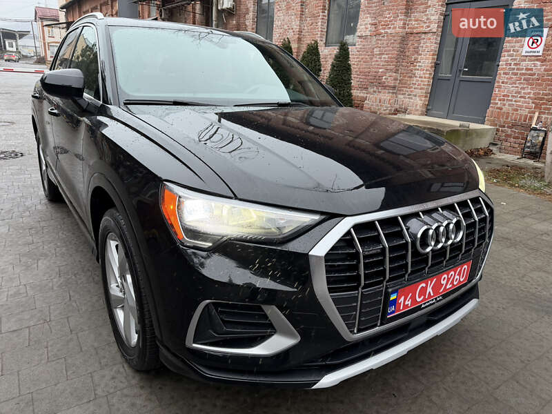 Внедорожник / Кроссовер Audi Q3 2019 в Львове