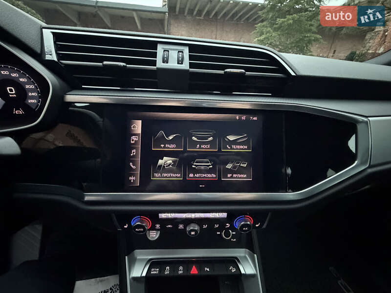 Внедорожник / Кроссовер Audi Q3 2019 в Львове