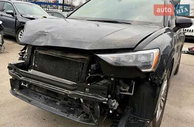 Внедорожник / Кроссовер Audi Q3 2021 в Киеве