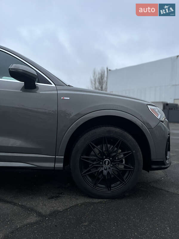 Внедорожник / Кроссовер Audi Q3 2023 в Одессе