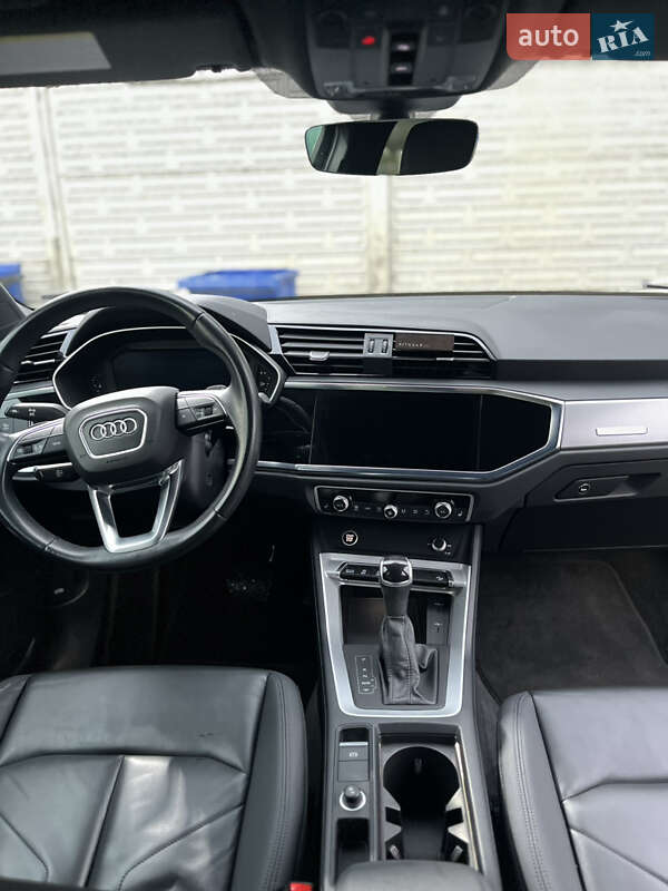 Внедорожник / Кроссовер Audi Q3 2023 в Одессе