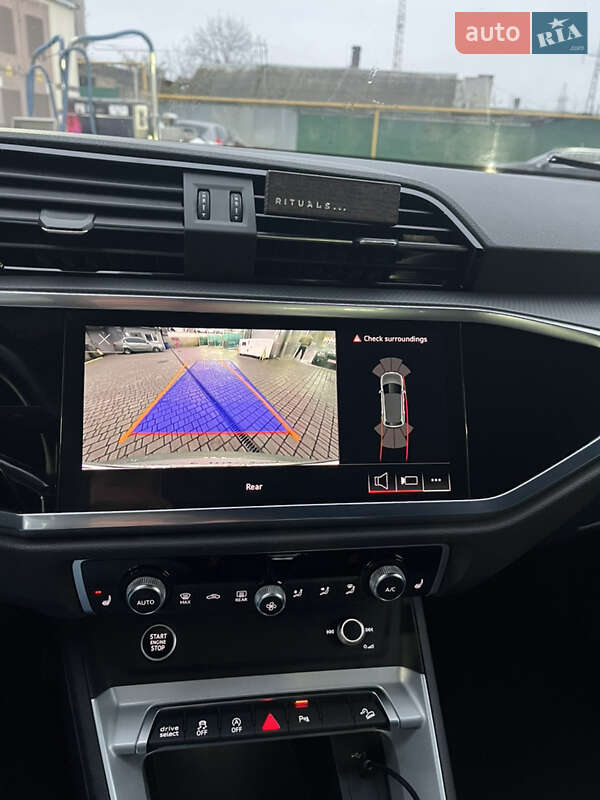 Внедорожник / Кроссовер Audi Q3 2023 в Одессе