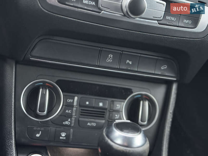 Внедорожник / Кроссовер Audi Q3 2016 в Львове