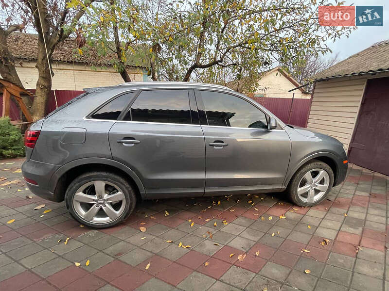Внедорожник / Кроссовер Audi Q3 2014 в Кривом Роге