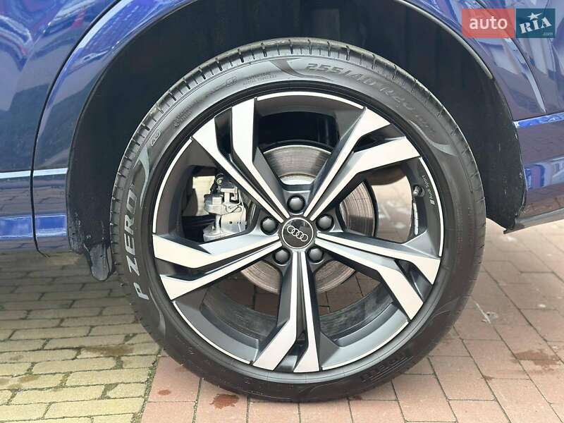 Внедорожник / Кроссовер Audi Q3 2023 в Киеве