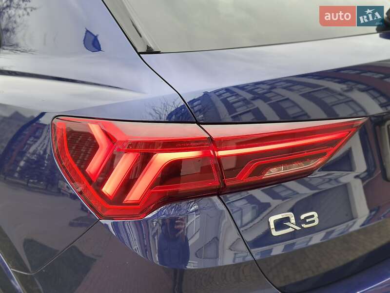 Внедорожник / Кроссовер Audi Q3 2023 в Киеве