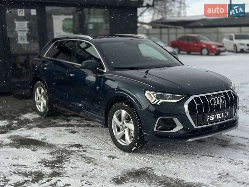 Внедорожник / Кроссовер Audi Q3 2019 в Черновцах