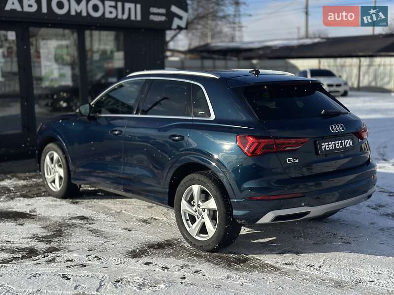 Внедорожник / Кроссовер Audi Q3 2019 в Черновцах
