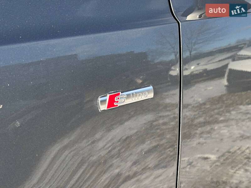 Позашляховик / Кросовер Audi Q3 2016 в Стрию