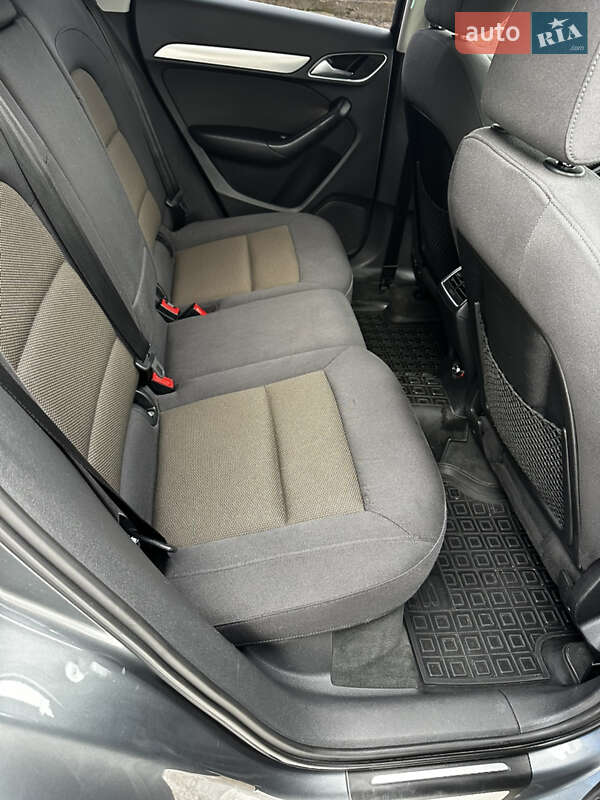 Позашляховик / Кросовер Audi Q3 2012 в Чернівцях