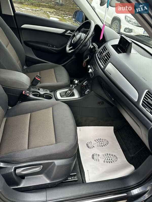 Позашляховик / Кросовер Audi Q3 2012 в Чернівцях