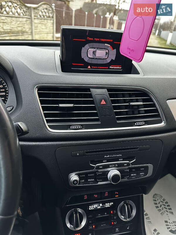 Позашляховик / Кросовер Audi Q3 2012 в Чернівцях