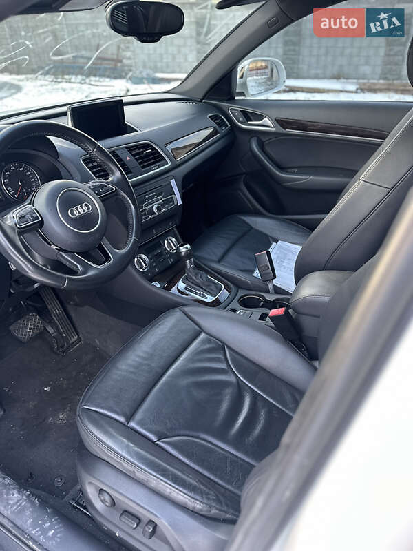 Позашляховик / Кросовер Audi Q3 2015 в Рівному