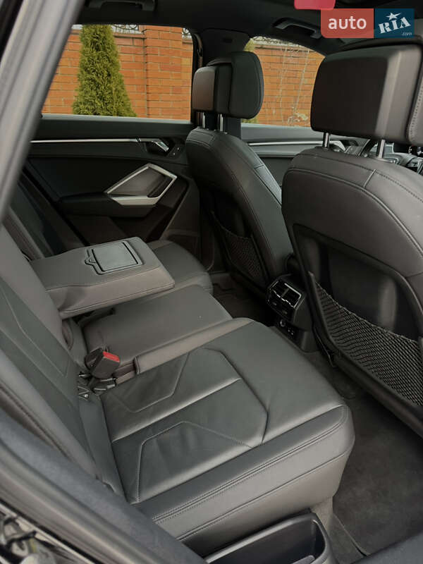 Внедорожник / Кроссовер Audi Q3 2021 в Виннице