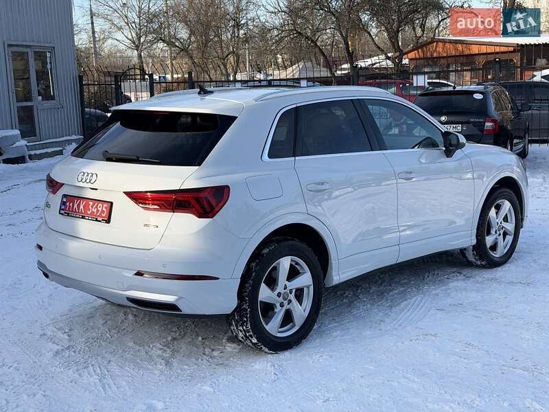 Позашляховик / Кросовер Audi Q3 2020 в Києві