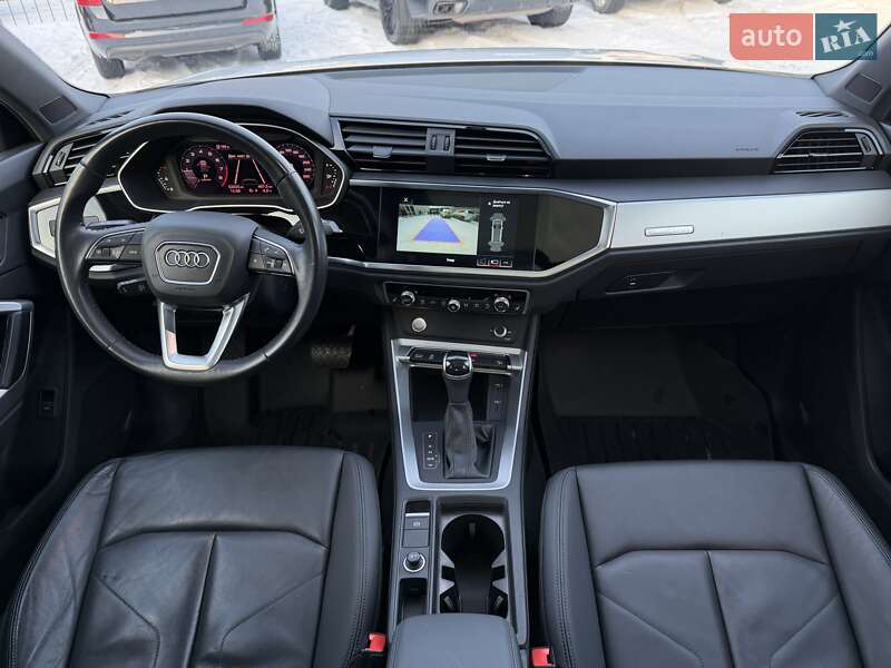 Позашляховик / Кросовер Audi Q3 2020 в Києві