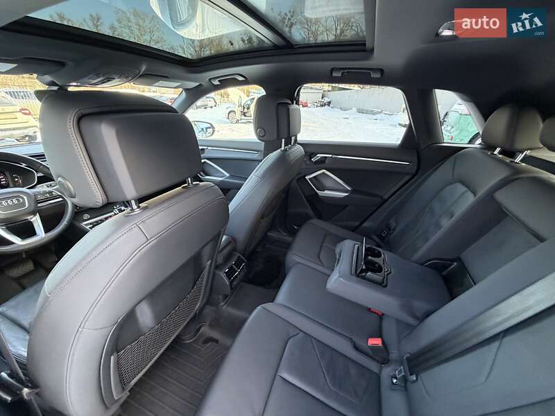 Позашляховик / Кросовер Audi Q3 2020 в Києві
