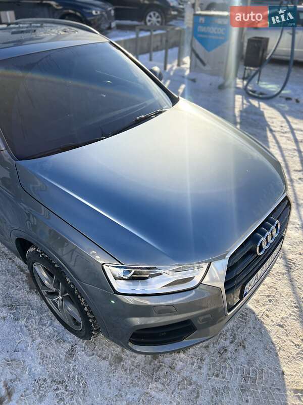 Внедорожник / Кроссовер Audi Q3 2016 в Киеве